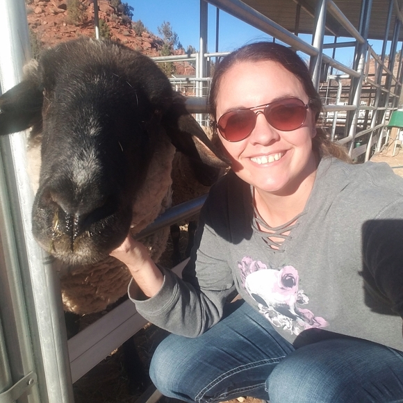 Meet your Posher, Mckenzie - Picture 3 of 5